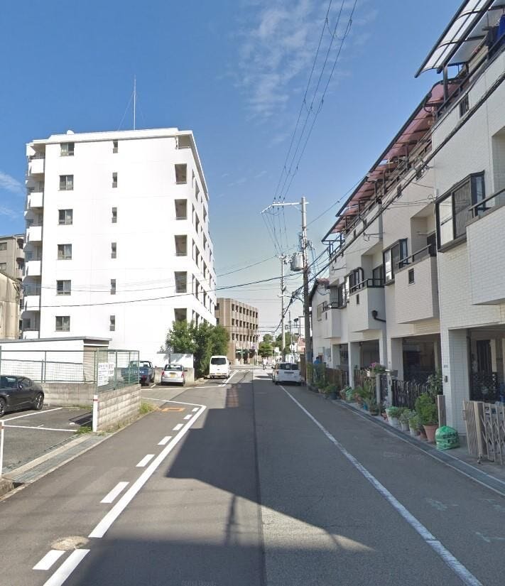 前面道路も広々♪