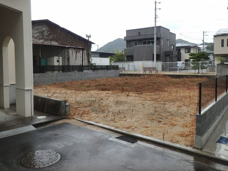 建設地を南東側より撮影 2026.09.03 雨天時