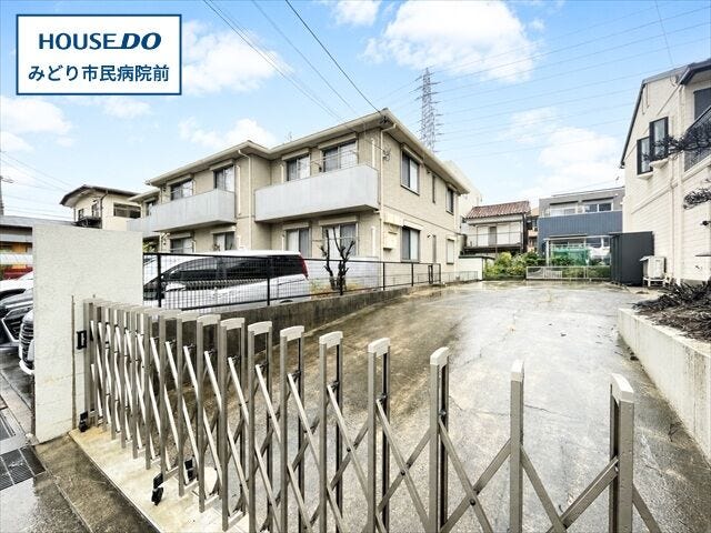 ・アミカ緑浦里店まで徒歩12分(約910m)
・スギ薬局鳴海南店まで徒歩7分(約520m)