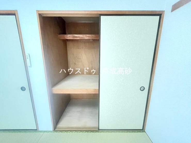 適材適所の収納付きです。