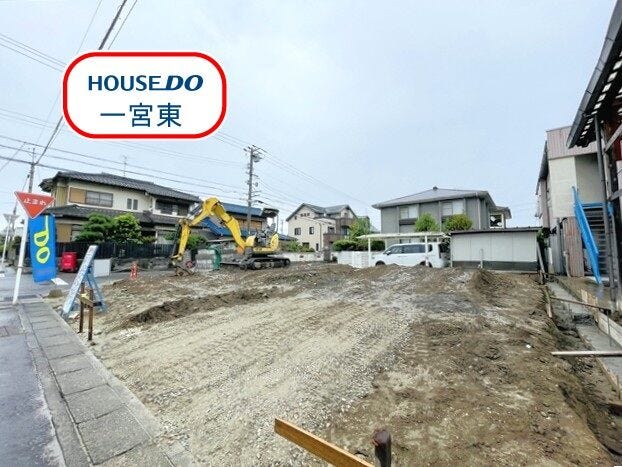 【外観】
4LDK、駐車場:あり
交通:名鉄犬山線「江南」駅 徒歩11分
学校:古知野東小学校 徒歩11分
古知野中学校 徒歩5分