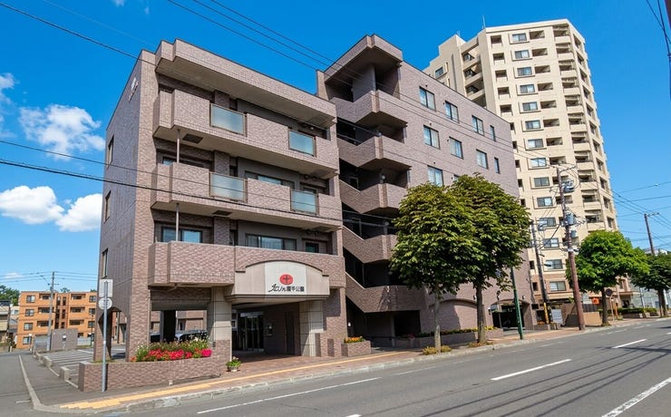全国約740店舗展開中のネットワークを活かし、【ハウスドゥ札幌栄町】が豊富な成約実績と情報力で住まい探しをサポート☆多くの方に選ばれている安心感で、理想の一邸へ導きます!お気軽にお問い合わせください♪