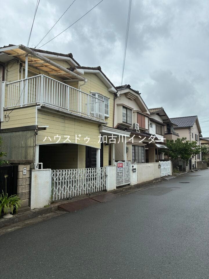 駐車時も安心な前面道路
現地周辺は落ち着いた住環境。マイホーム用地をお探しの方におすすめです!