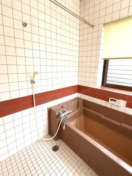 AI技術により家電・荷物等を加工しております。窓があり、換気できます!