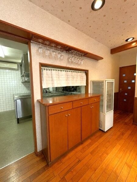 1階店舗です!AI技術により家電・荷物等を加工しております。