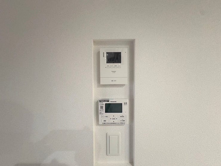 ◇モニター付きインターホン・給湯リモコン◇スイッチニッチでスマートな印象です。