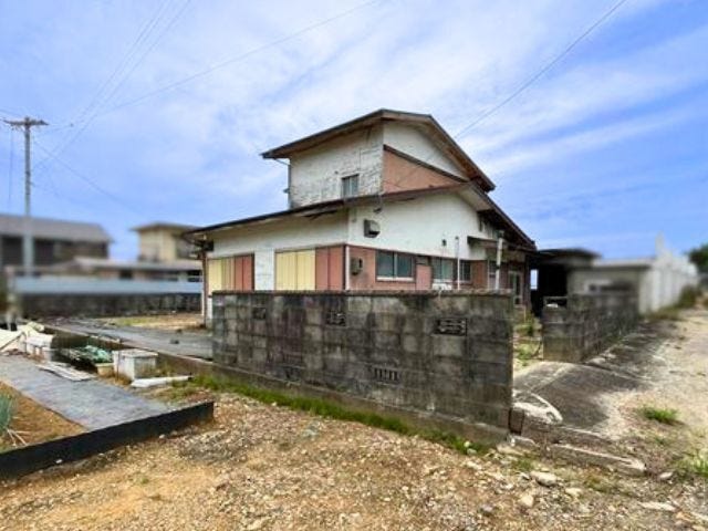 東側角より撮影:現在は建物がありますが初期費用が抑えられる解体更地渡しです。詳細はお問い合わせください