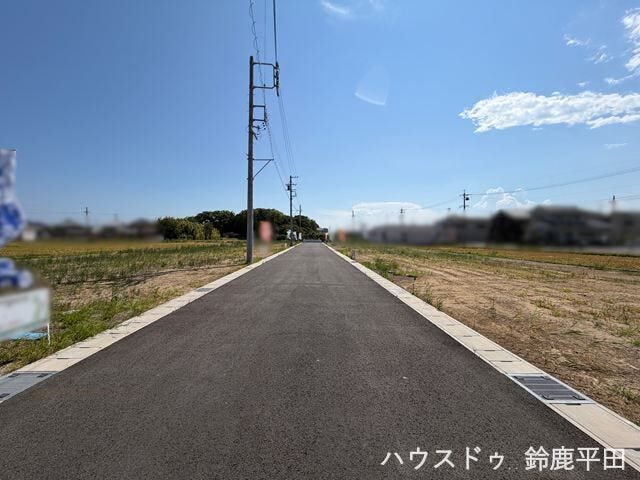 【南西側幅員約6.0m前面道路】車の出し入れがしやすく、駐車がスムーズにできます。(2026年8月24日 撮影)
