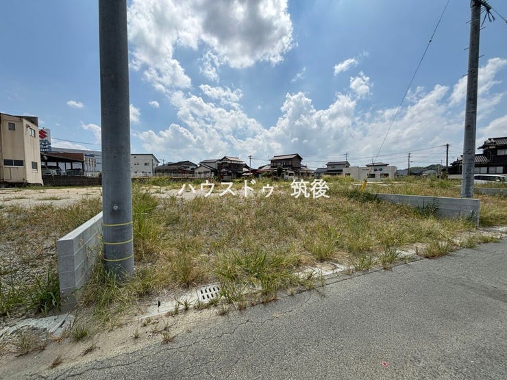 左斜めから見た2号地。約82坪の敷地全体をイメージしやすい一枚です。
