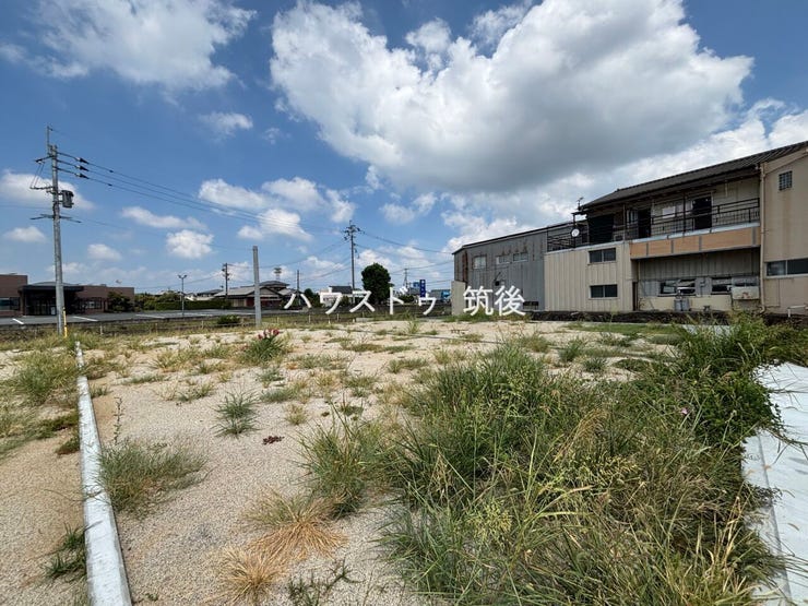 奥側から斜めに敷地全体を撮影。約82坪のゆとりを感じられます。