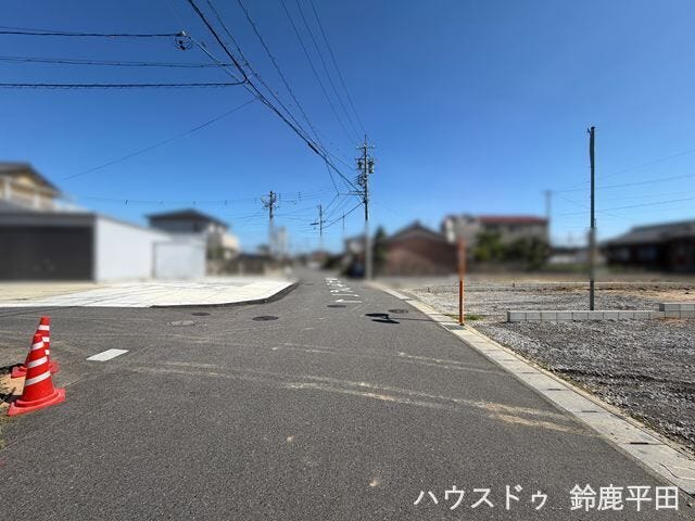 【北側幅員約6.4m前面道路】車種を選ばずに安全に通れるゆとりある道幅です。(2026年9月17日 撮影)