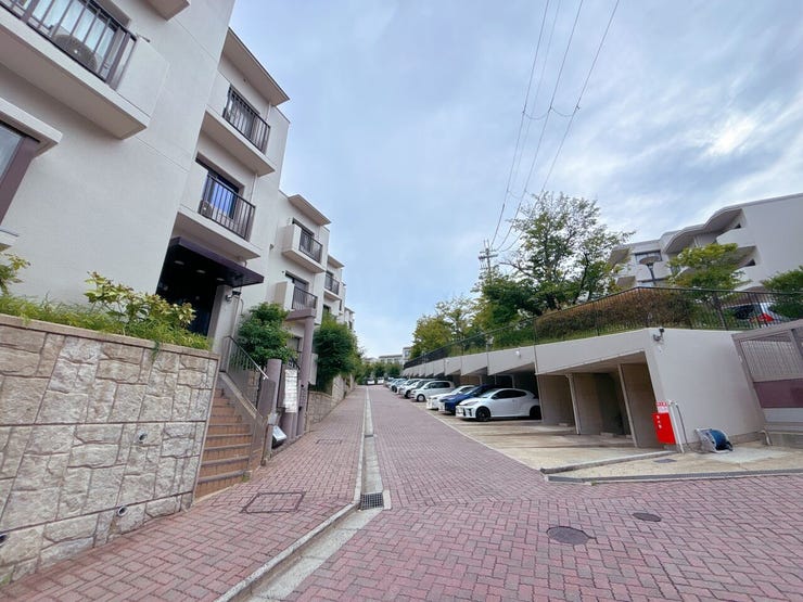 付近には緑や山など多く、豊かな自然の風景を望んでいただけます◎