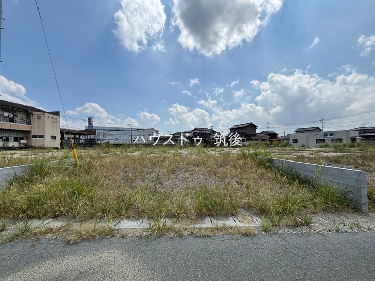 【外観】
約81坪の3号地。建築条件なしで、奥行きを生かした住まいづくりができます。