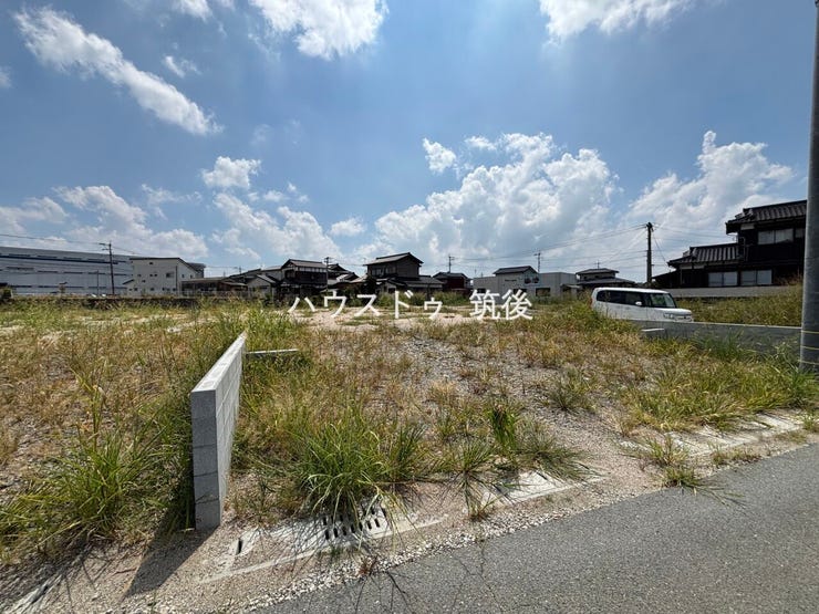 左斜めから撮影。土地の広さを重視される方にもおすすめです。