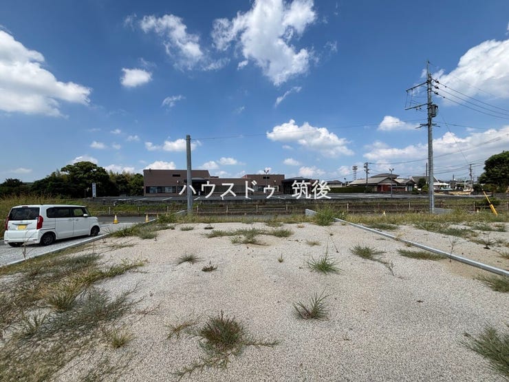 敷地中央付近から撮影。全6区画で最大面積となる区画です。