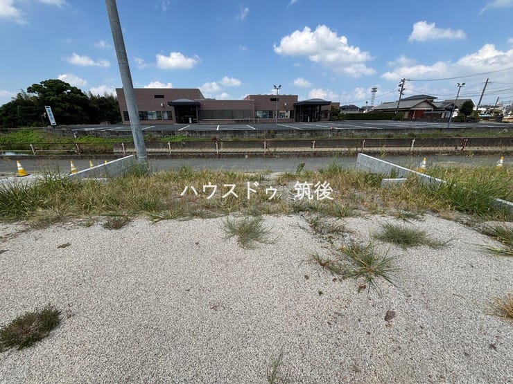 敷地と道路の境界付近。道路との位置関係をご確認いただけます。