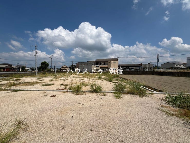 国道3号線方向を撮影。幹線道路へアクセスしやすい立地です。
