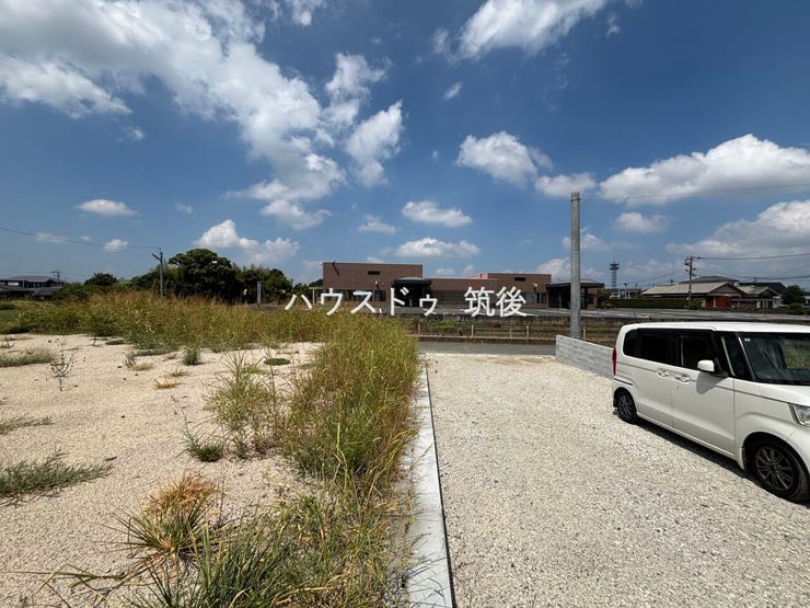 分譲地内道路の一方向を撮影。現地への進入経路もご確認ください。