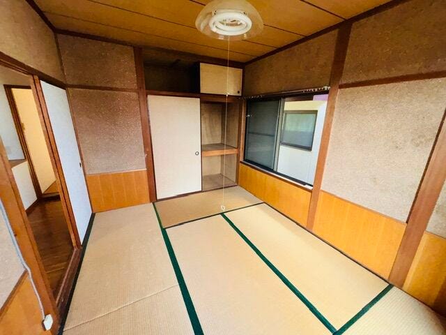 2階 ゆとりある6帖の和室