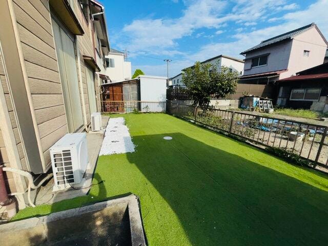 あると嬉しい庭付き。ガーデニングや家庭菜園も楽しめそう♪