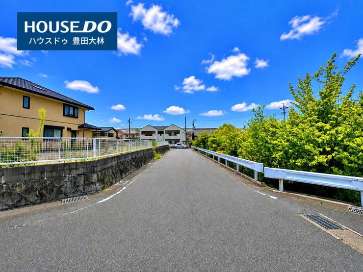 *若園小学校・若園中学校*
見るだけ聞くだけOK!【お気軽に資料請求!不動産のことならなんでも/ハウスドゥ豊田大林】