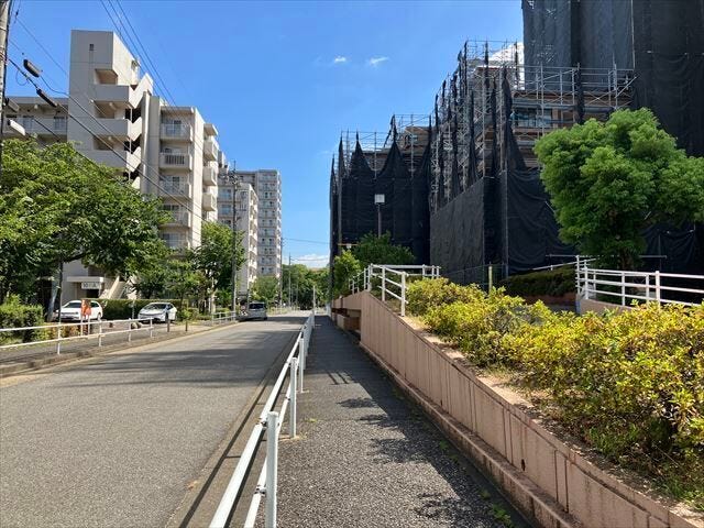 南側前面道路です。