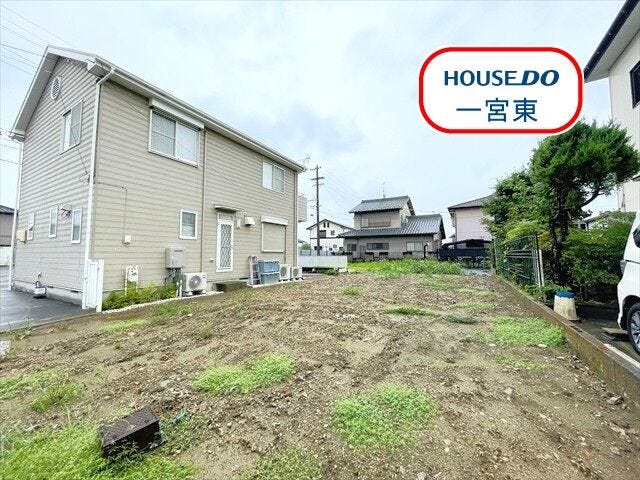 【外観】
4LDK、駐車場:2台可
交通:名鉄犬山線「江南」駅 徒歩22分
コミュニティバス「今市場・力長町」停 徒歩5分
学校:布袋小学校 徒歩10分
布袋中学校 徒歩17分