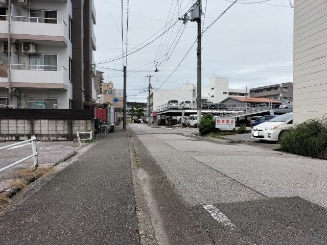 南側道路 東から西方向