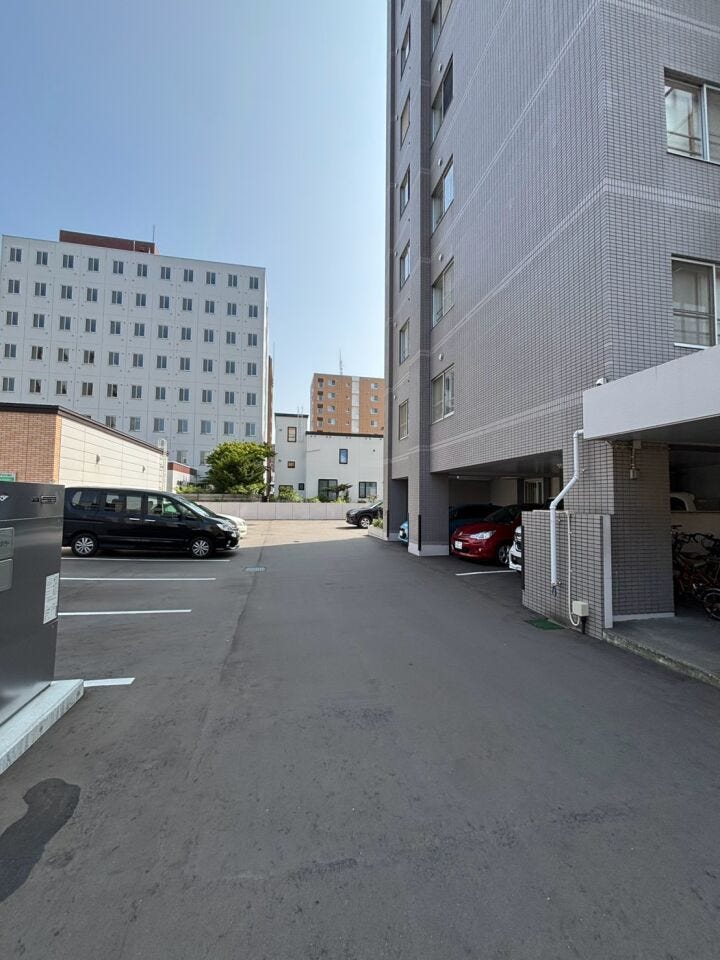 《駐車場》