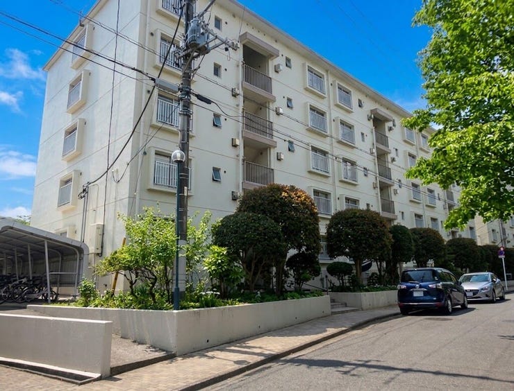 【外観】
【仏子駅徒歩5分×南向き3階部分】約16.5帖の広々LDK!自分好みにリフォーム可能な2LDK