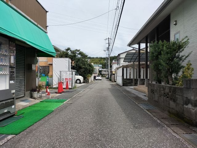 南東側道路 西から東方向