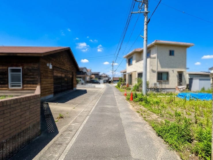 前面道路
2026/9/6撮影
※AIを用いて、青空加工をしています。