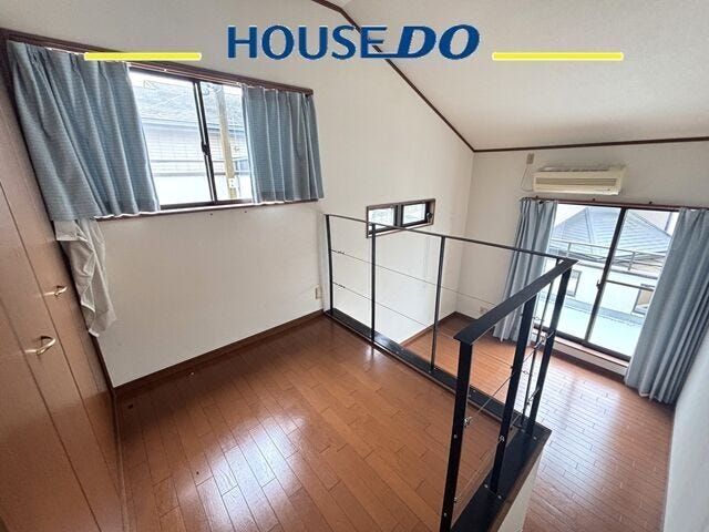 ※リフォーム前の写真です。 ロフトからの眺め 天井が高く、開放感たっぷりです・・・!