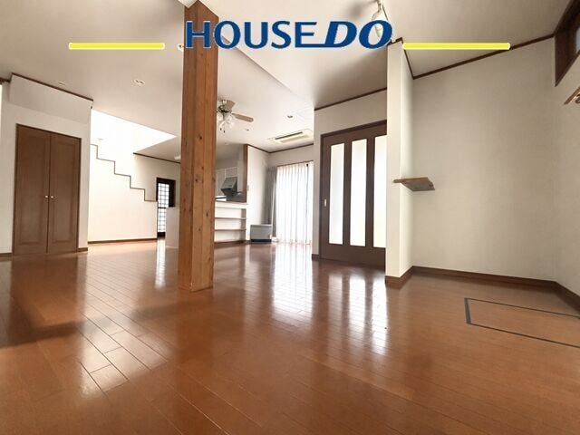 ※リフォーム前の写真です。 日当たり良好♪
明るい陽射しが住まい全体を包み込み、家族が自然と集まる心地よい空間です!