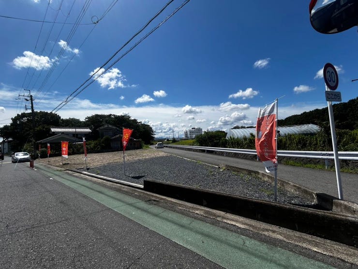 平坦な土地で建物のプランニングもしやすいです。
2026年9月撮影