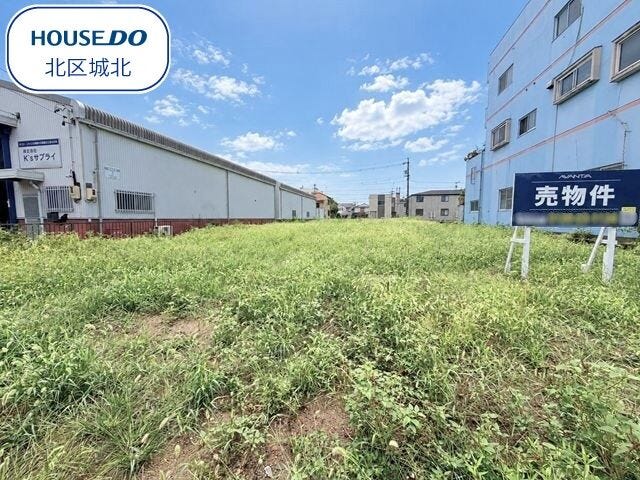 ◆建築条件なし!お好きなハウスメーカーで建築可能
◆小中学校・保育園・スーパーが徒歩圏内!子育て世帯に嬉しい住環境
◆市バス「楠支所」停徒歩5分!通勤・通学にも便利な立地