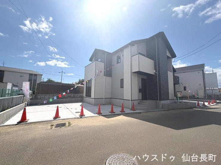 【外観】
南仙台駅徒歩11分で通勤に便利です。24時間営業のスーパー徒歩10分でお買い物も楽々!