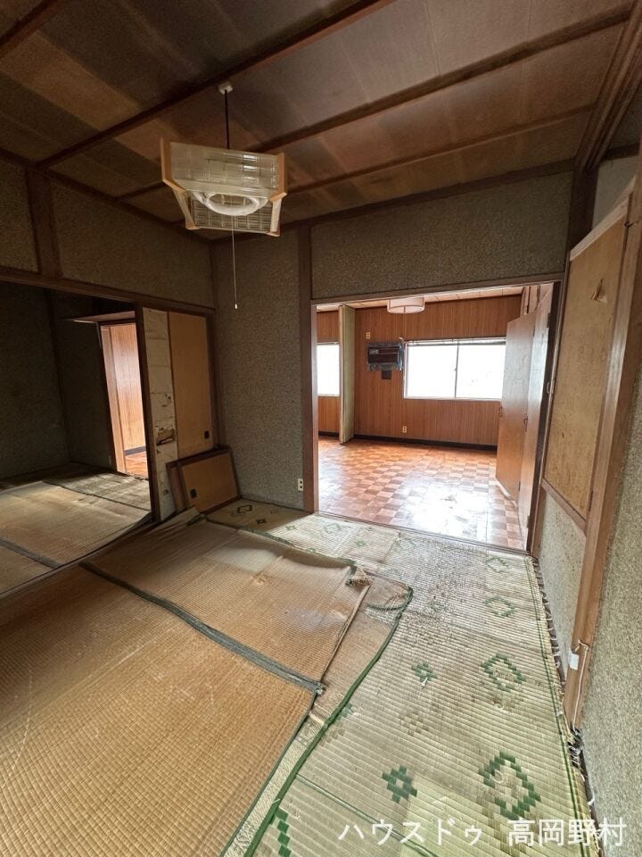 *和室*
洋室と和室が続く間取り。建具を開ければ空間につながりが生まれ、ゆったりと利用できます。