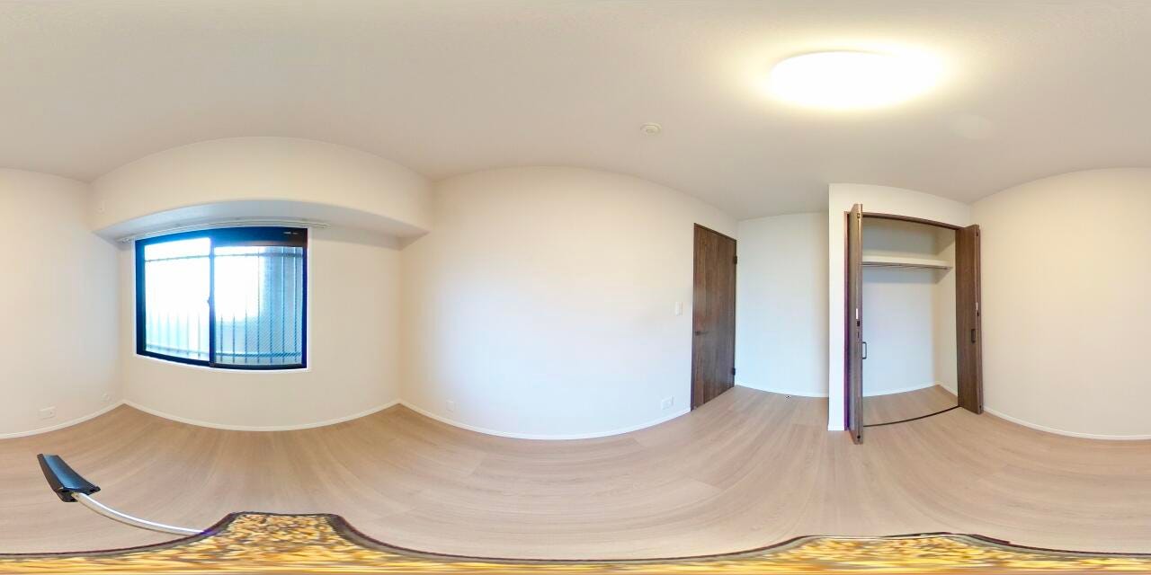 シンプルなお部屋だからこそ趣味に合わせて快適に使えますね。クローゼット付きでお部屋をすっきり見せる事が出来ます♪