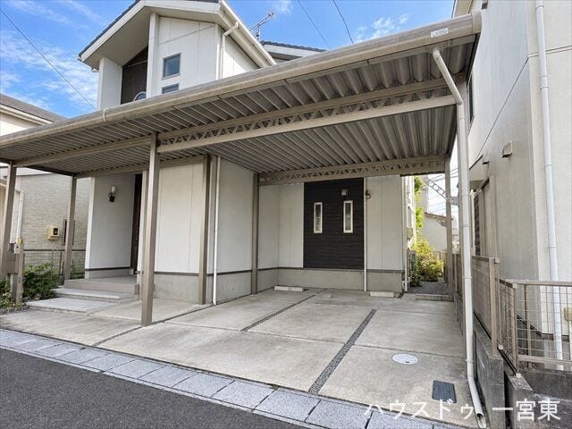 ※居住中につき CG にて物消しをしたものです。
並列で2台の駐車が出来るので、親戚やお友達が遊びに来ても安心ですね。