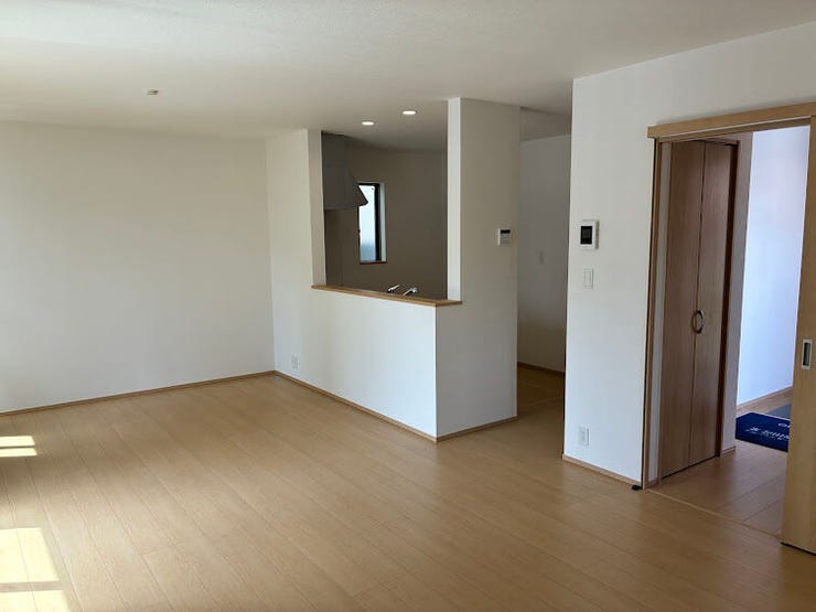キッチンとのつながりが良いリビングです