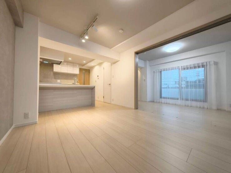 【Living】家族が集まりやすい場所で、くつろぎと会話が自然に生まれます。