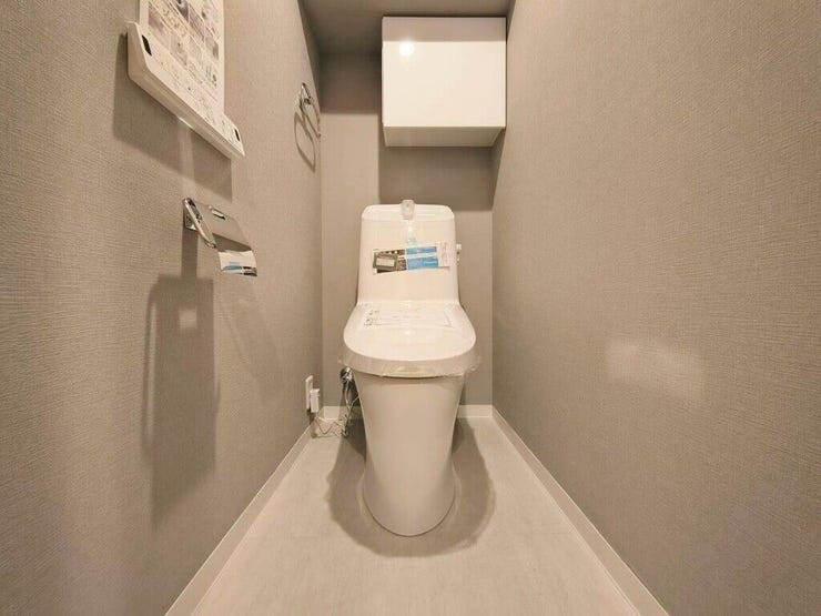 【Toilet】清潔感があり、落ち着いたデザインのトイレ。家族みんなが快適に使えます。