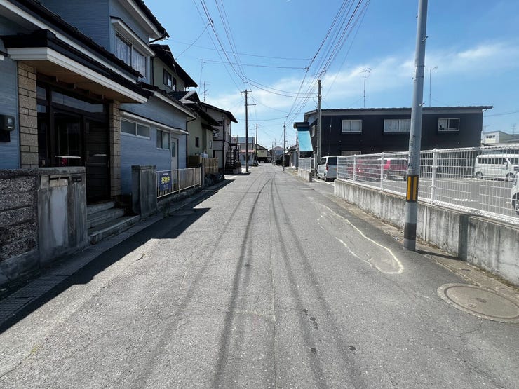 現地(2026年5月)撮影
◎建築条件無し◎
詳細は、ハウスドゥ 八戸下長までお気軽にお問い合わせくださいませ♪