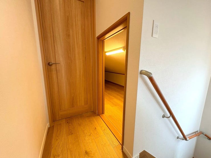 5帖の空間を有効活用できる小屋裏収納