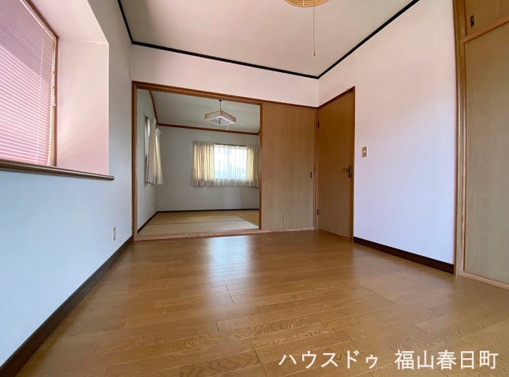 2F洋間②⇒和室
続き間となっています。
1.そのまま利用
2.間仕切りを設けて独立した部屋として利用
3.畳をフローリングに変えて広い洋間として利用