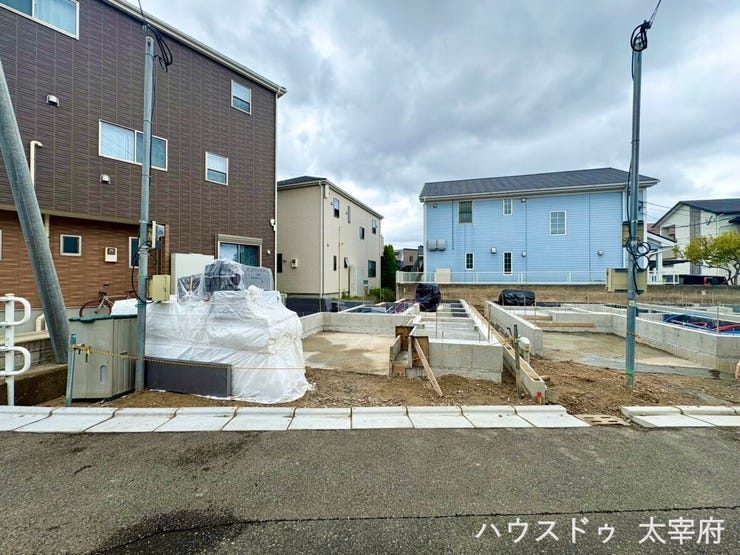 【外観】
■所在地:大野城市筒井2丁目(3号棟)
■建物構造:木造
■駐車台数:3台
■現況:空
■引渡日:2026年11月下旬予定
現況と異なる場合は、現況優先となります。