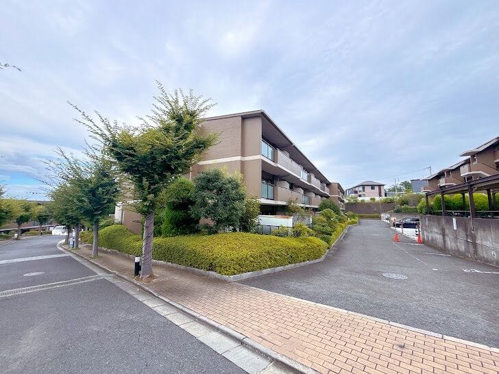 あたたかな陽が差し込み、優しい風が吹き込む陽当り・通風良好な立地です。