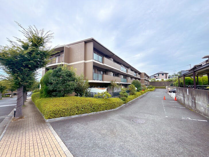 付近には緑や山など多く、豊かな自然の風景を望んでいただけます◎
