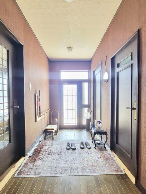 和の趣を感じる落ち着いた居住空間。続き間として広々使え、ご家族でゆったり寛げます。
